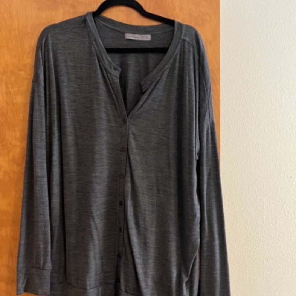 Icebreaker Women's Oversized 100% Merino Wool Lightweight Button-up Sweater (L)